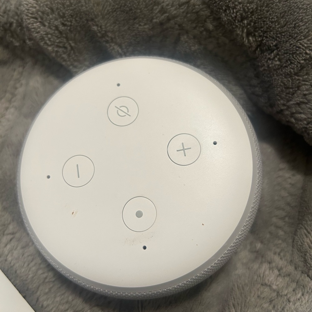 Apple Echo Dot 3rd Generation White Portable Speaker